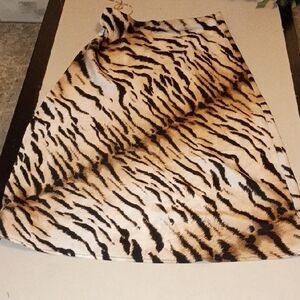 Forever 21 Tan and Black Patterned Skirt